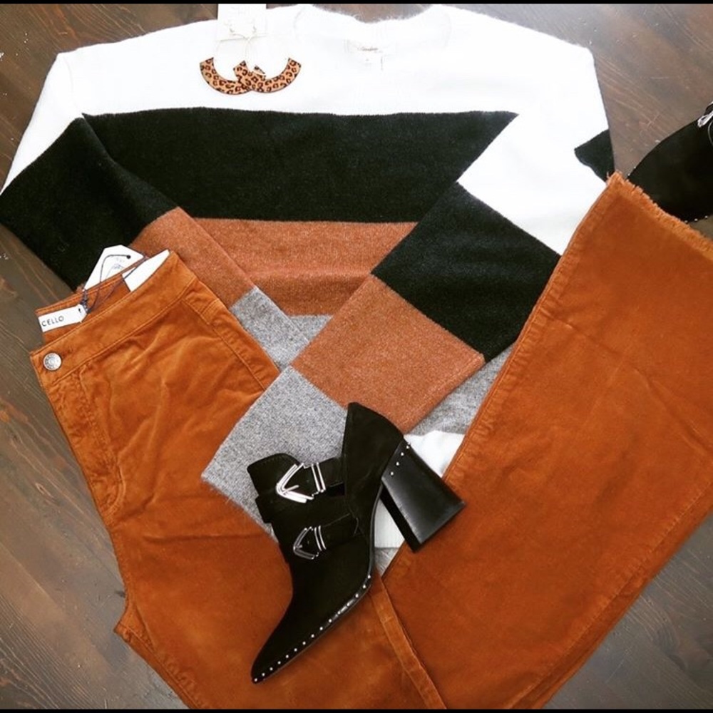 Color Block Sweater - Picture 3 of 3